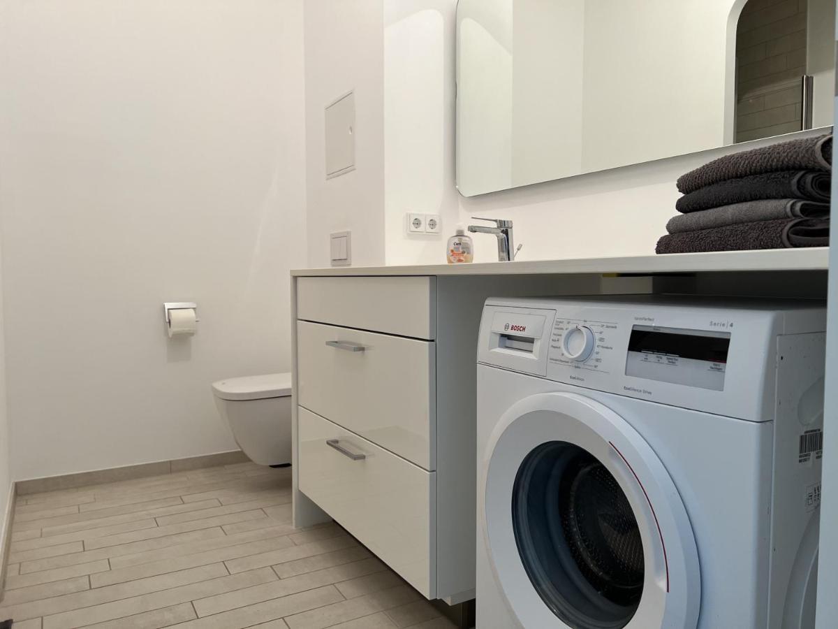 Luxury Waterfront Apartment Берлин Экстерьер фото