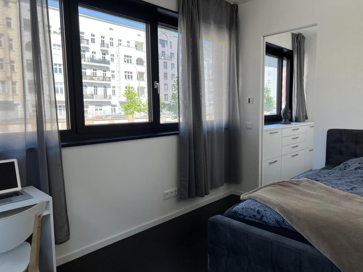 Luxury Waterfront Apartment Берлин Экстерьер фото